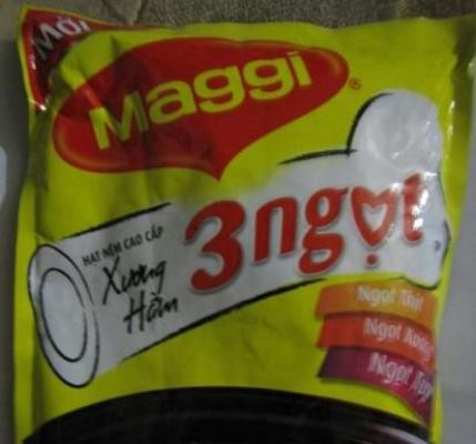 Bao bì quảng cáo hạt nêm Maggi thể hiện rõ vị ngọt của sản phẩm này là "ngọt thịt, ngọt xương, ngọt tủy".